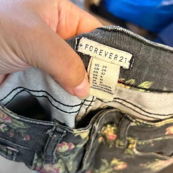 Forever 21 Low Rise Floral Skinny Jeans - Picture 3 of 4